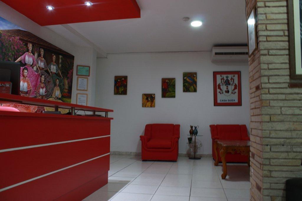 Hostal Casa Suiza 亚松森 外观 照片