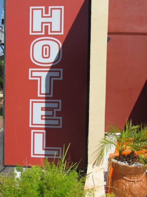 Hostal Casa Suiza 亚松森 外观 照片