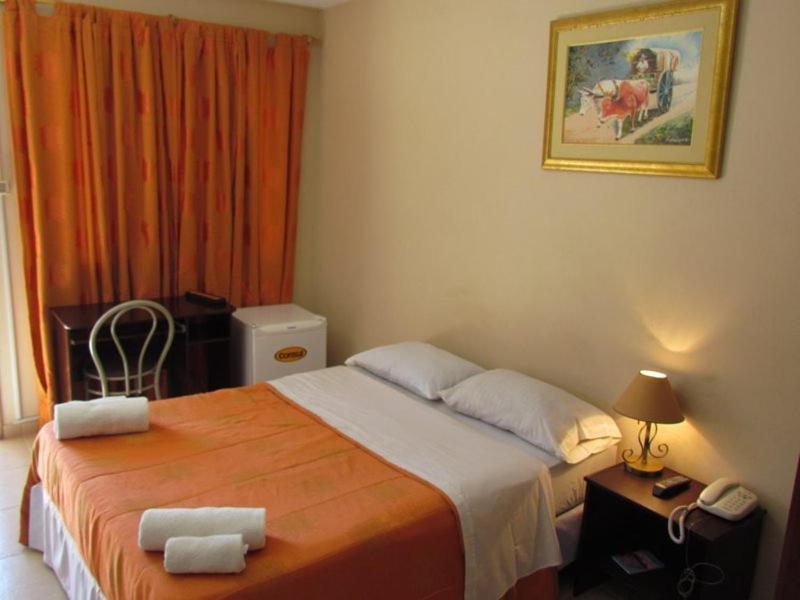 Hostal Casa Suiza 亚松森 外观 照片