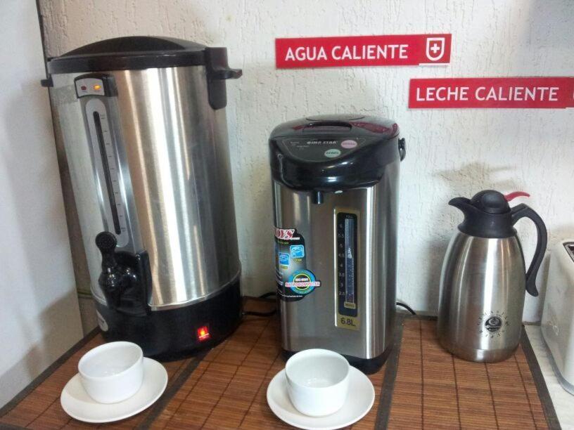 Hostal Casa Suiza 亚松森 外观 照片