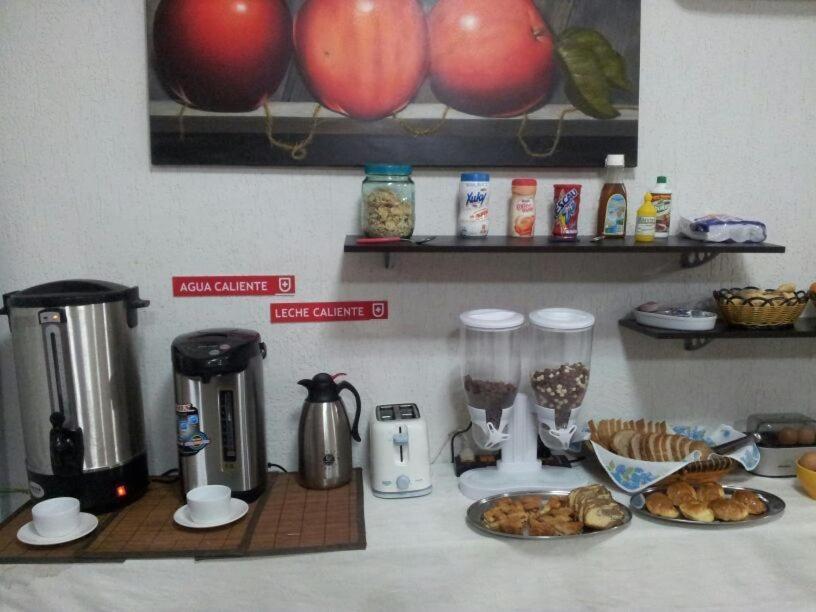 Hostal Casa Suiza 亚松森 外观 照片